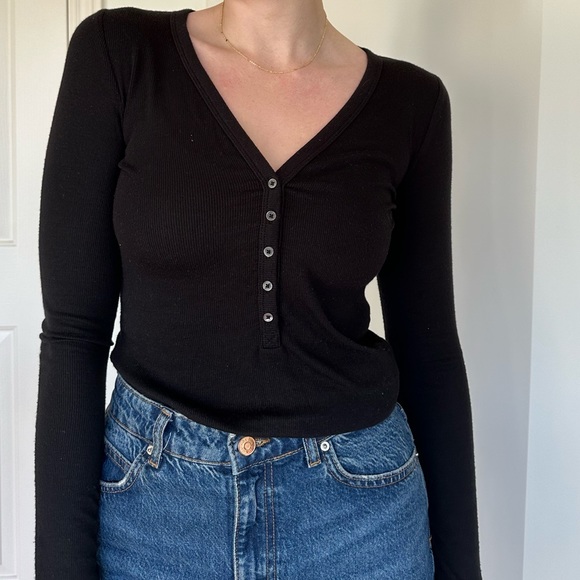 Aritzia long sleeve - Picture 1 of 2